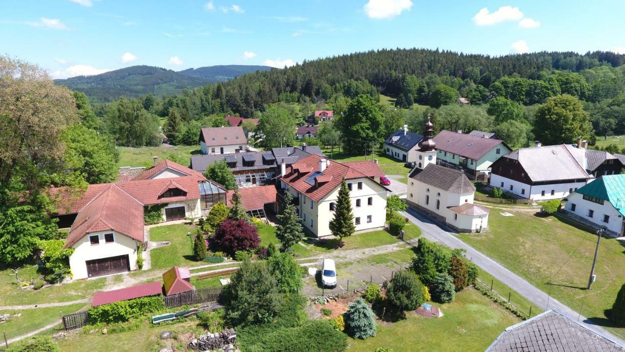 Pension Cervena Hotel Kasperske Hory Buitenkant foto