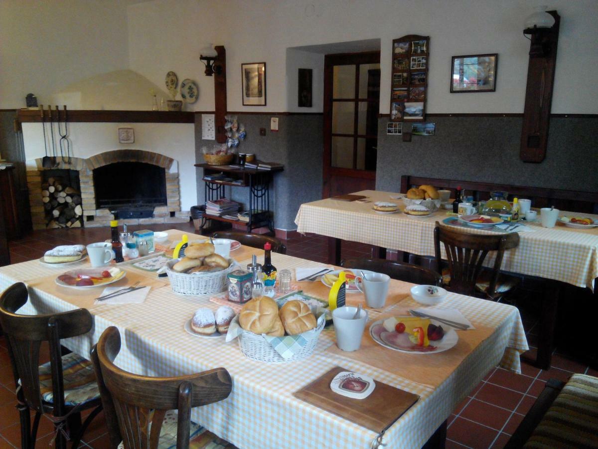 Pension Cervena Hotel Kasperske Hory Buitenkant foto